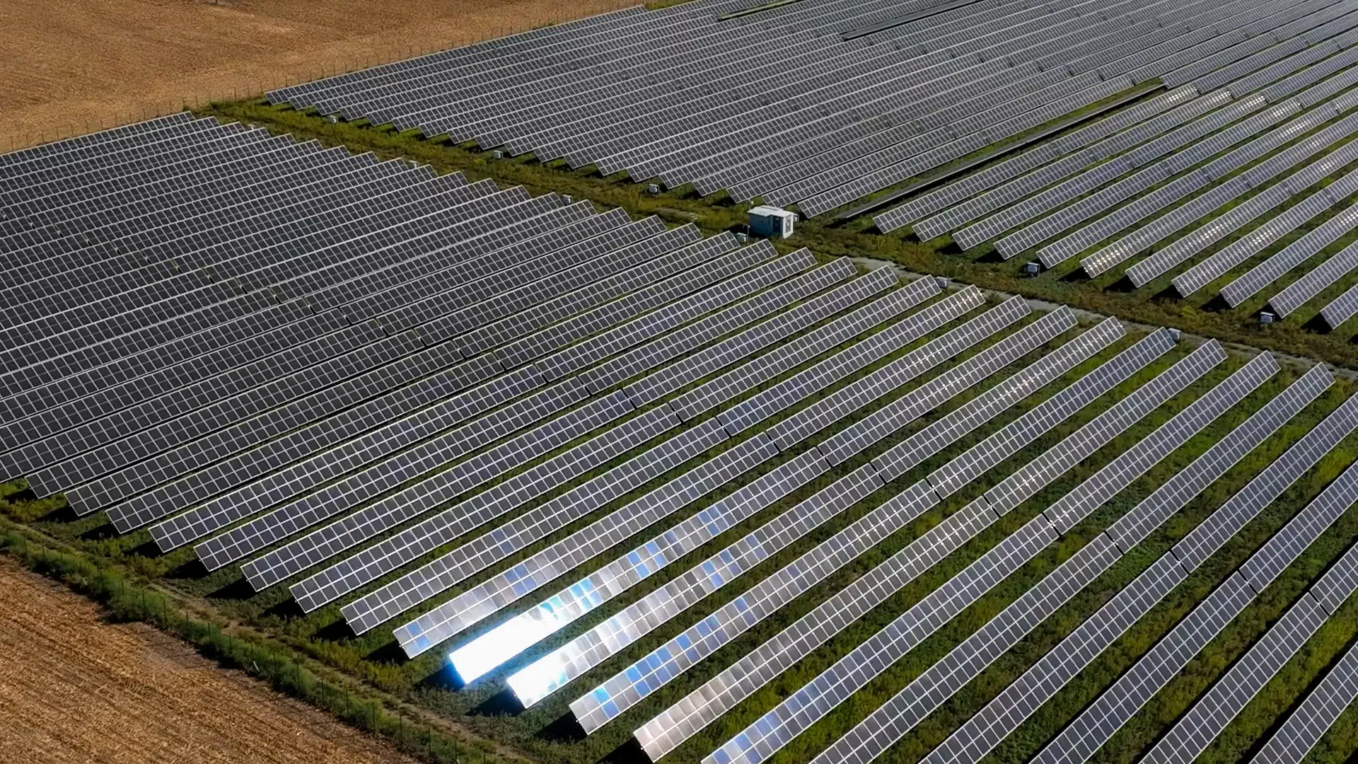 filmare drona parcuri fotovoltaice