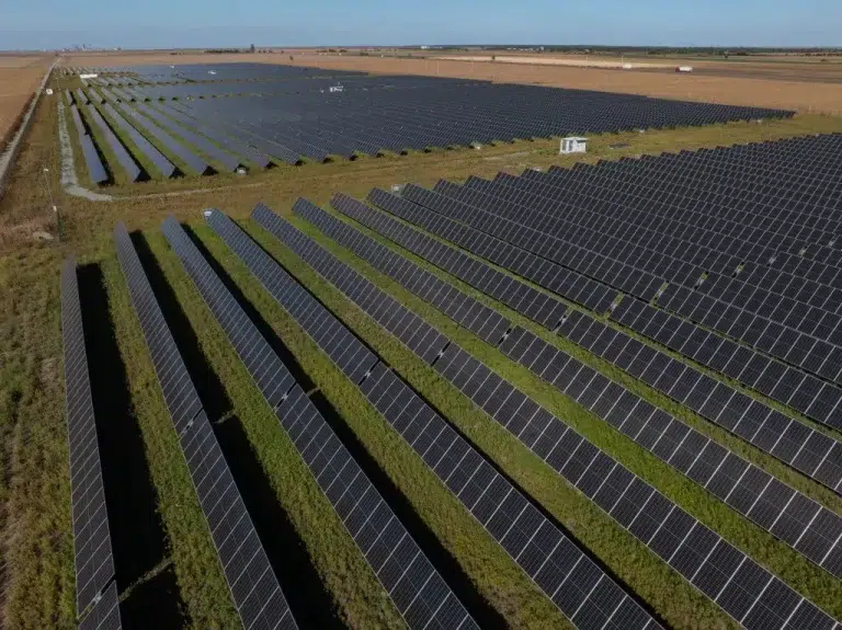 filmare drona parc fotovoltaic