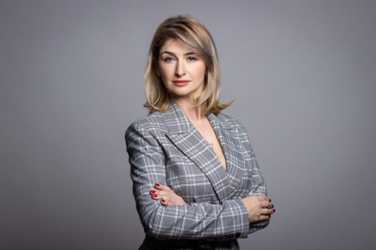 professional headshot realised by a Bucharest photographer