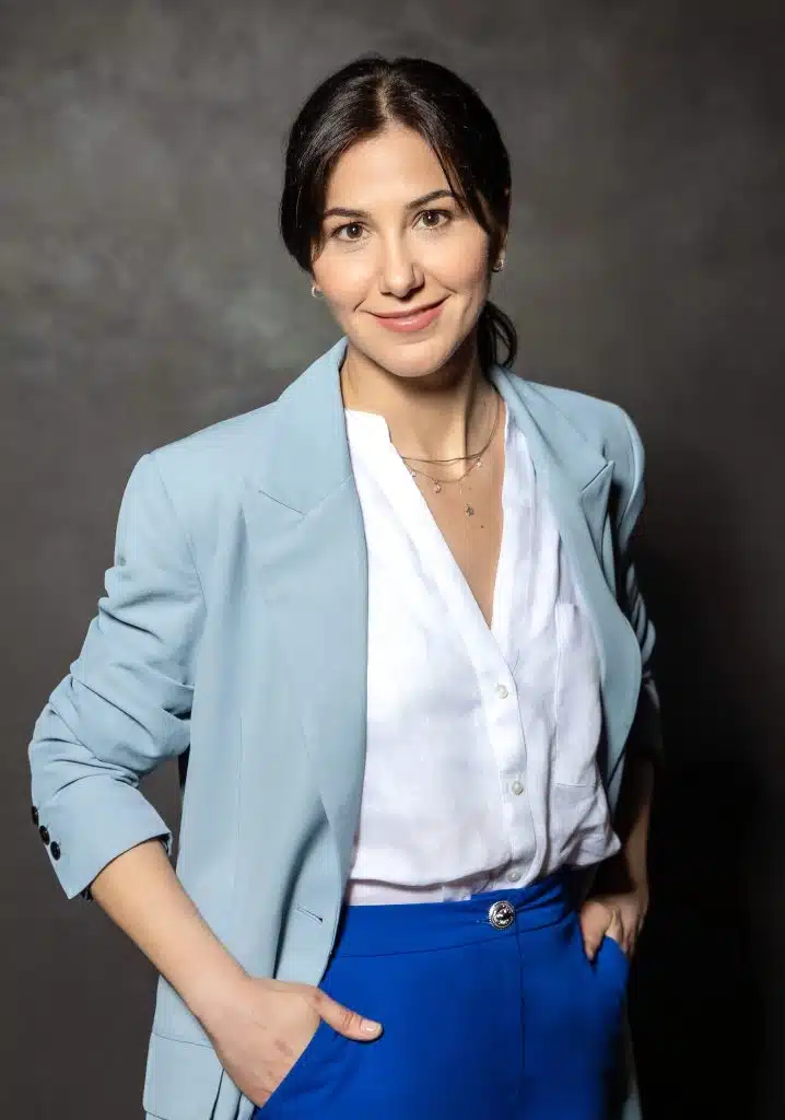 corporate headshor in studio in Bucharest